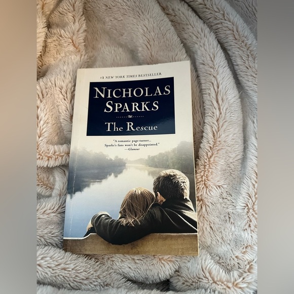 Other - Nicholas Sparks 'The Rescue' Book (Paperback)